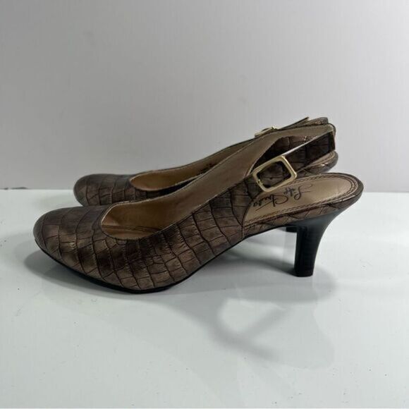 Life Stride Women’s Sling Back sz 7 Gold NEW# F602 - Picture 1 of 9